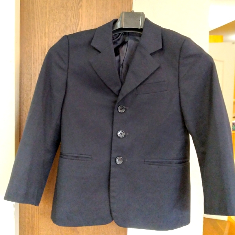 Armando Martillo navy 3-piece suit size 6